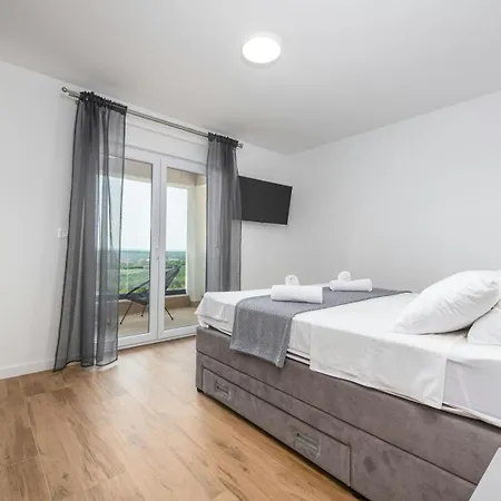 Katarina With Pool And Jacuzzi Villa Tinj