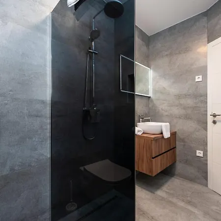 Katarina With Pool And Jacuzzi *