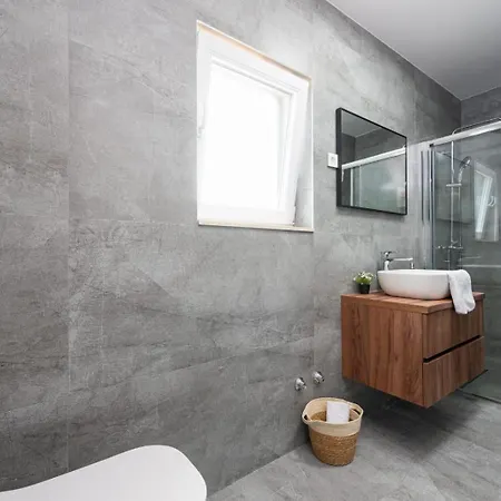 Katarina With Pool And Jacuzzi Villa Tinj