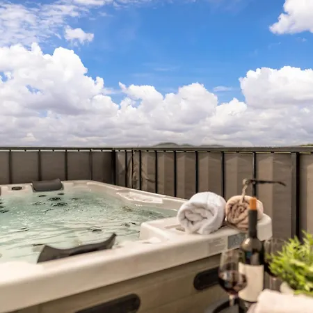 Villa Katarina With Pool And Jacuzzi *