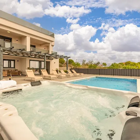Villa Katarina With Pool And Jacuzzi *