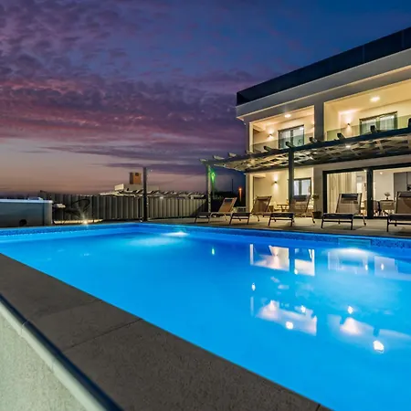 Villa Katarina With Pool And Jacuzzi