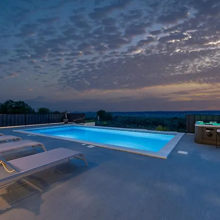 Katarina With Pool And Jacuzzi Villa