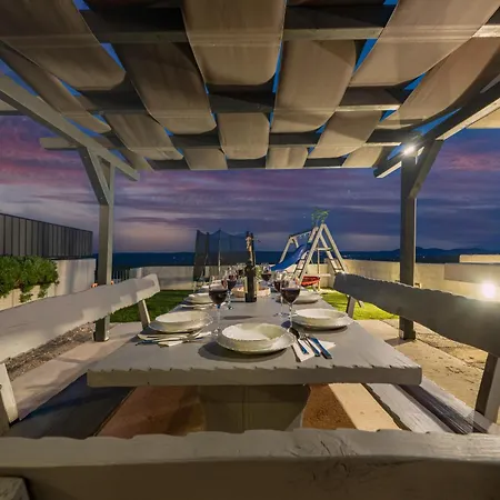 Villa Katarina With Pool And Jacuzzi *