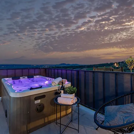 Katarina With Pool And Jacuzzi *