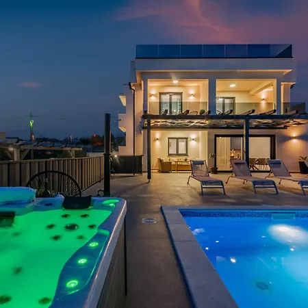 Villa Katarina With Pool And Jacuzzi