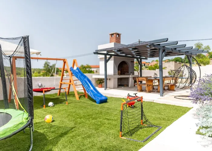 Katarina With Pool And Jacuzzi Villa