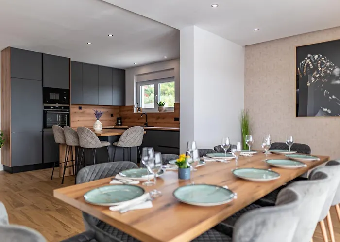 Katarina With Pool And Jacuzzi Villa *