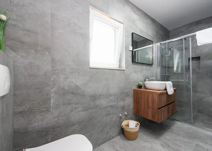 Katarina With Pool And Jacuzzi Villa Tinj