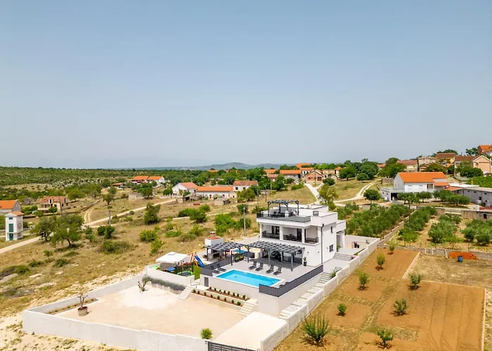 Katarina With Pool And Jacuzzi * Tinj