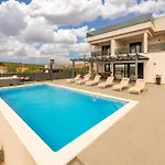 Villa Katarina With Pool And Jacuzzi *