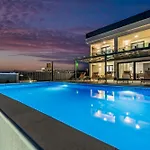 Villa Katarina With Pool And Jacuzzi