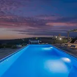 Katarina With Pool And Jacuzzi *