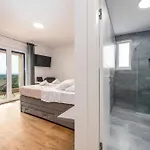 Villa Katarina With Pool And Jacuzzi