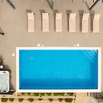 Katarina With Pool And Jacuzzi *