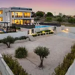 Katarina With Pool And Jacuzzi Villa Tinj