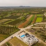 Villa Katarina With Pool And Jacuzzi Tinj