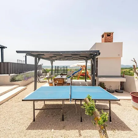 Katarina With Pool And Jacuzzi *