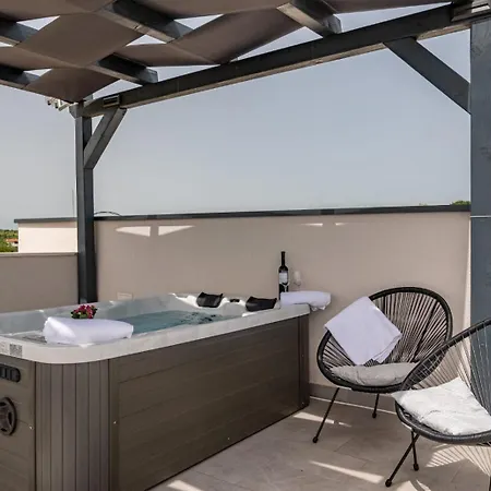 Villa Katarina With Pool And Jacuzzi *