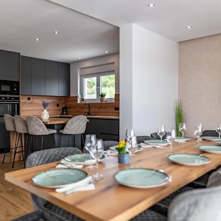 Katarina With Pool And Jacuzzi Villa *