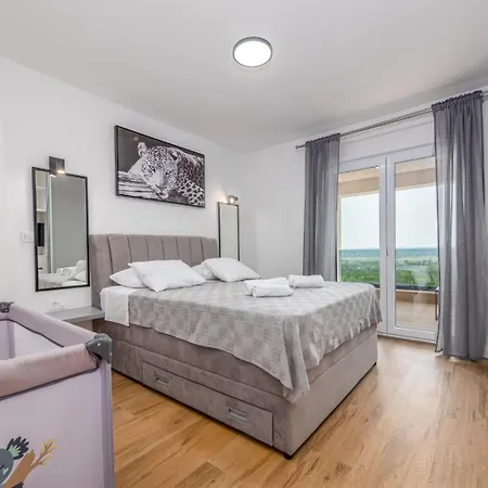 Katarina With Pool And Jacuzzi Villa *