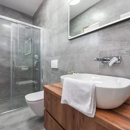 Villa Katarina With Pool And Jacuzzi *