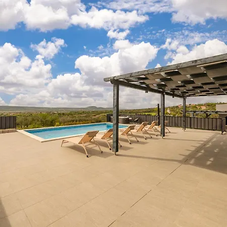 Katarina With Pool And Jacuzzi Villa Tinj