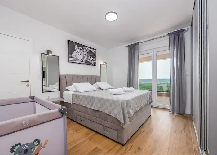 Katarina With Pool And Jacuzzi Вилла *